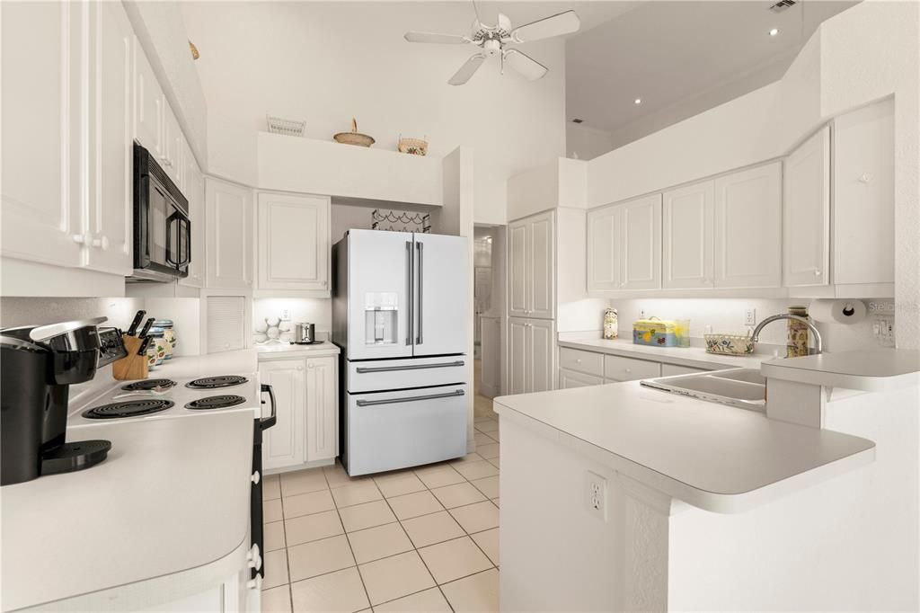 For Sale: $425,000 (3 beds, 2 baths, 2224 Square Feet)