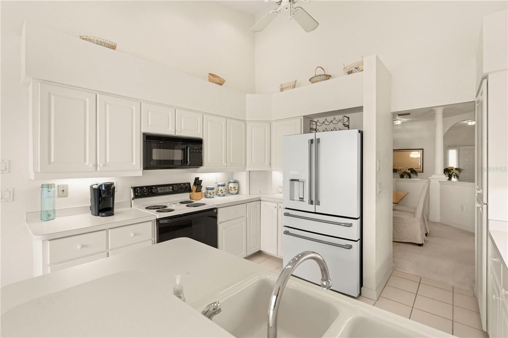 For Sale: $425,000 (3 beds, 2 baths, 2224 Square Feet)