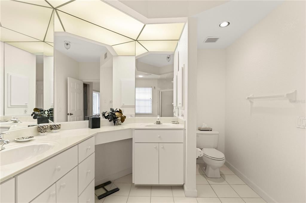 For Sale: $425,000 (3 beds, 2 baths, 2224 Square Feet)