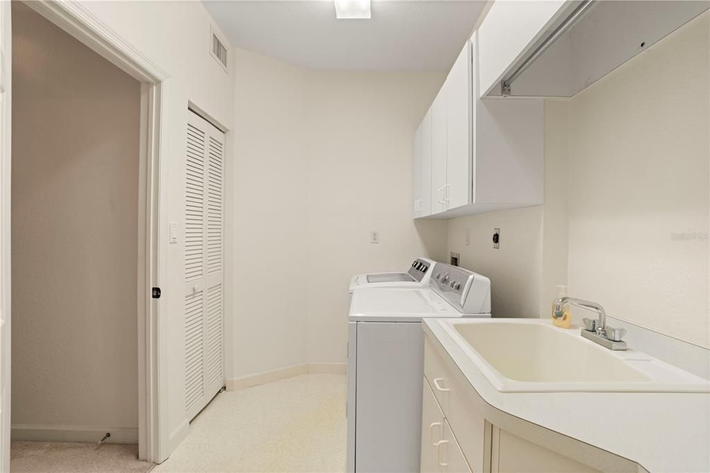 For Sale: $425,000 (3 beds, 2 baths, 2224 Square Feet)