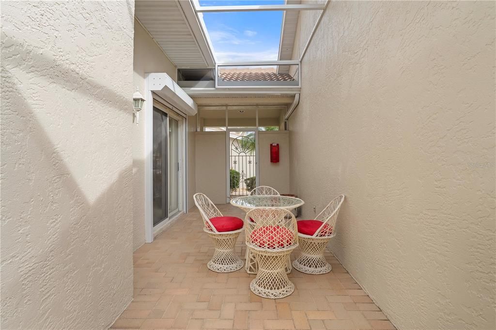 For Sale: $425,000 (3 beds, 2 baths, 2224 Square Feet)