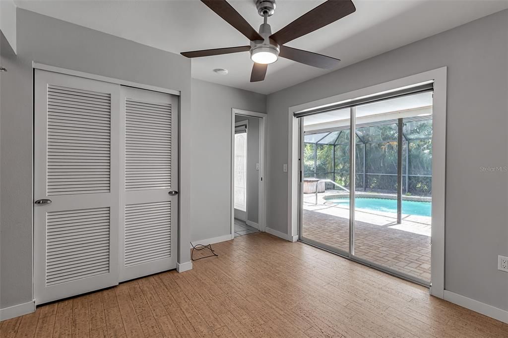 合同活跃: $450,000 (3 贝兹, 2 浴室, 1480 平方英尺)