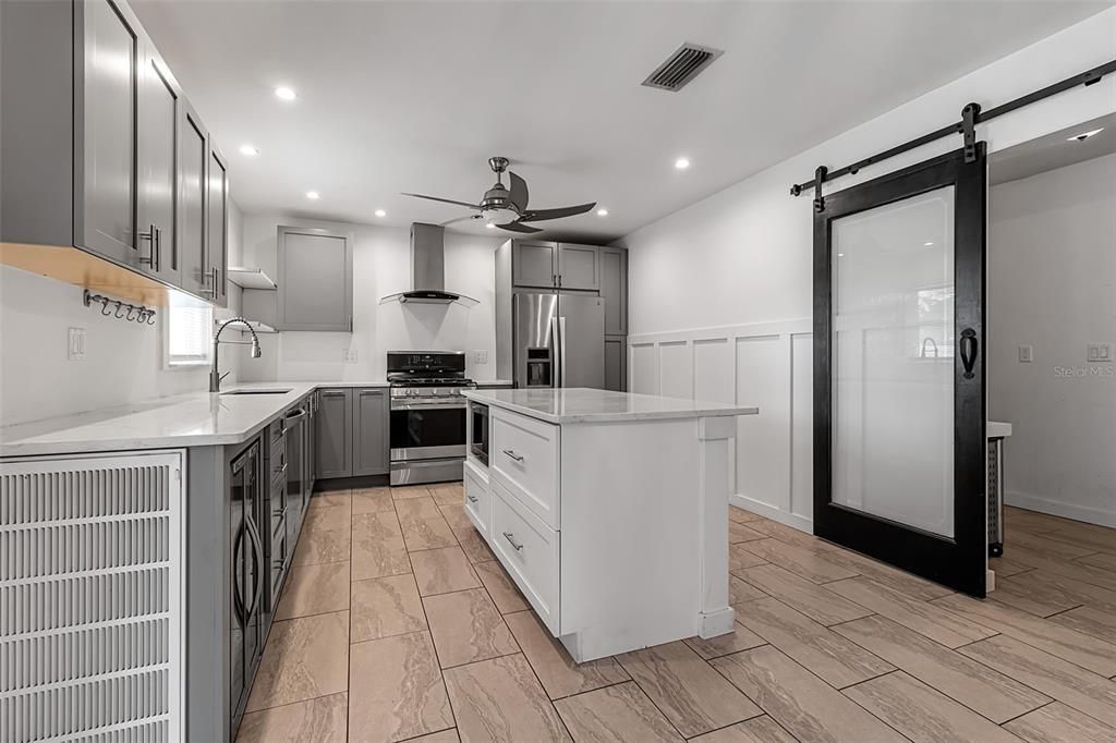 合同活跃: $450,000 (3 贝兹, 2 浴室, 1480 平方英尺)