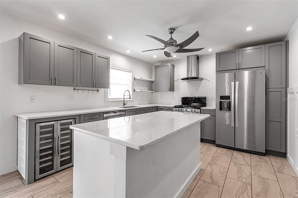 合同活跃: $450,000 (3 贝兹, 2 浴室, 1480 平方英尺)