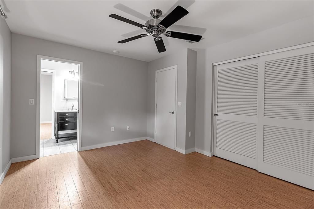 合同活跃: $450,000 (3 贝兹, 2 浴室, 1480 平方英尺)