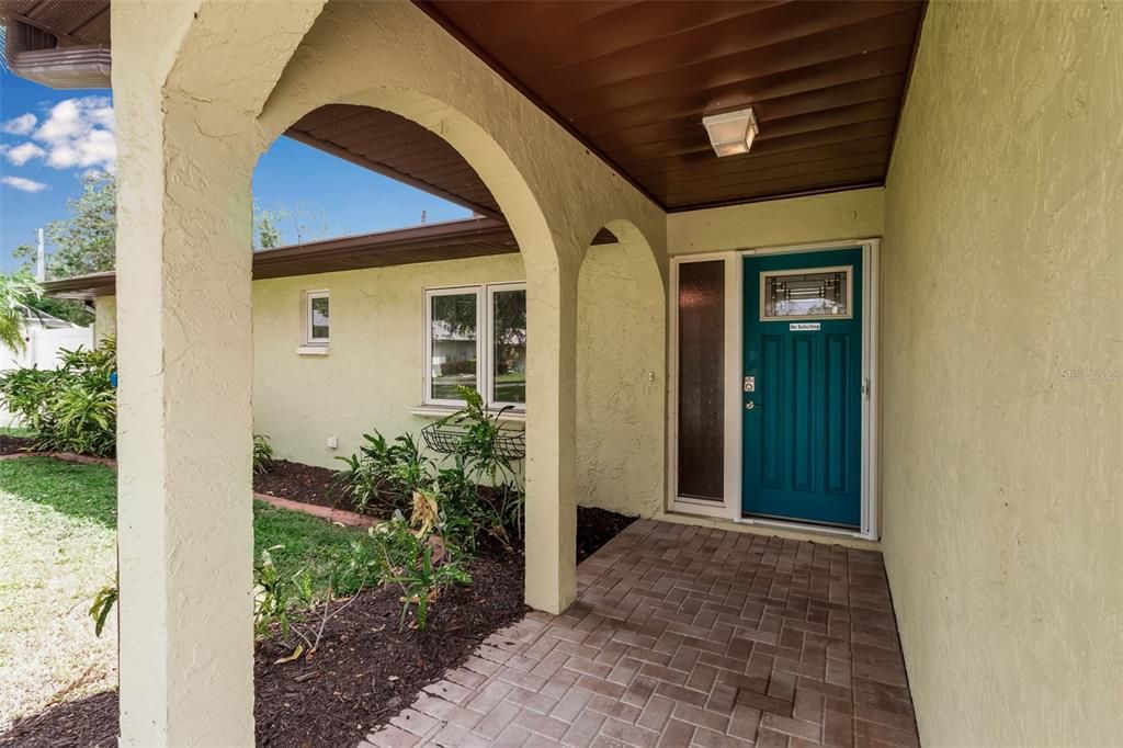 合同活跃: $450,000 (3 贝兹, 2 浴室, 1480 平方英尺)