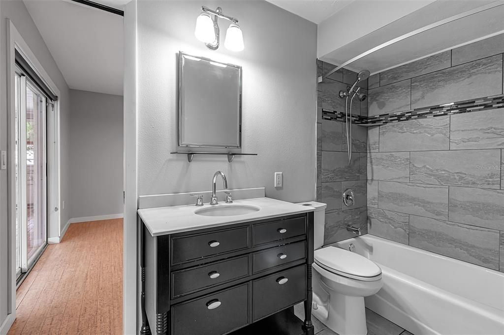 合同活跃: $450,000 (3 贝兹, 2 浴室, 1480 平方英尺)