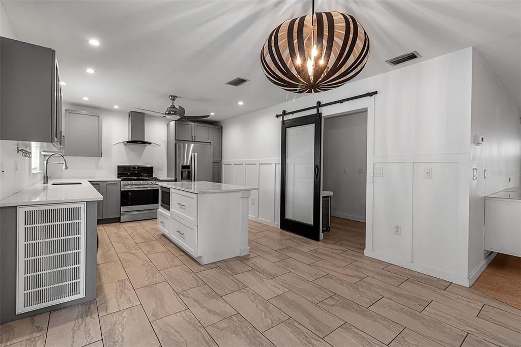 合同活跃: $450,000 (3 贝兹, 2 浴室, 1480 平方英尺)