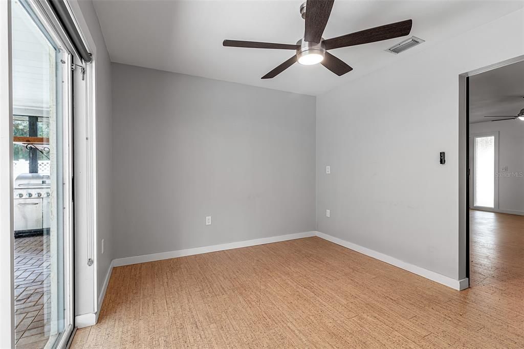 合同活跃: $450,000 (3 贝兹, 2 浴室, 1480 平方英尺)