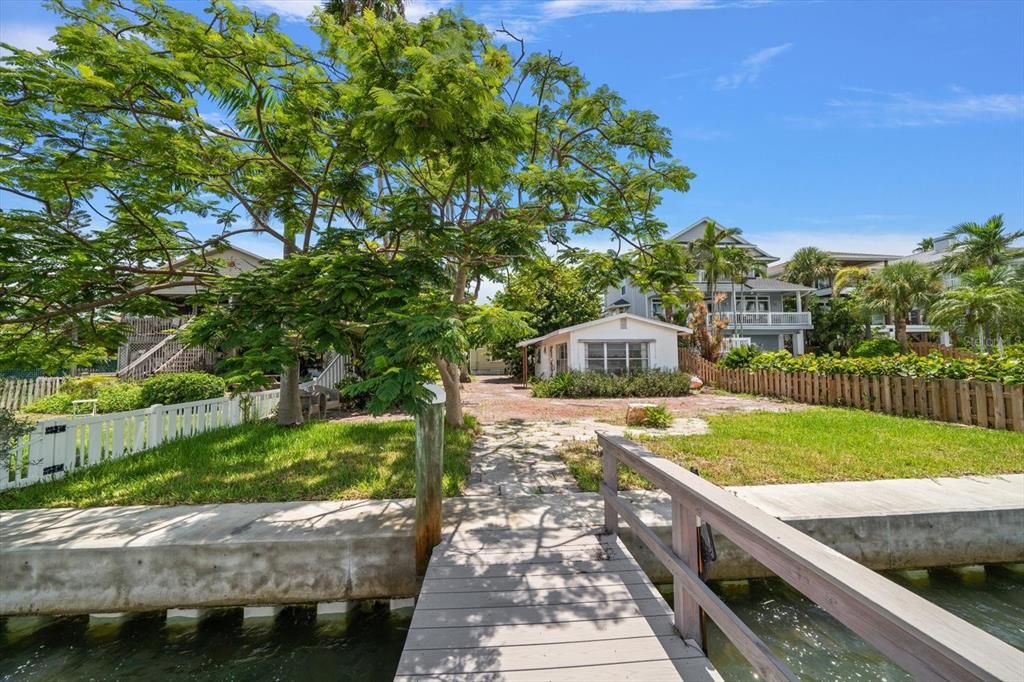 待售: $1,480,000 (0.17 acres)