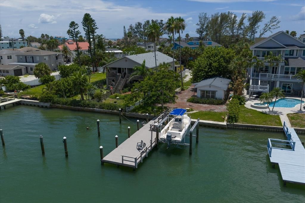 待售: $1,480,000 (0.17 acres)