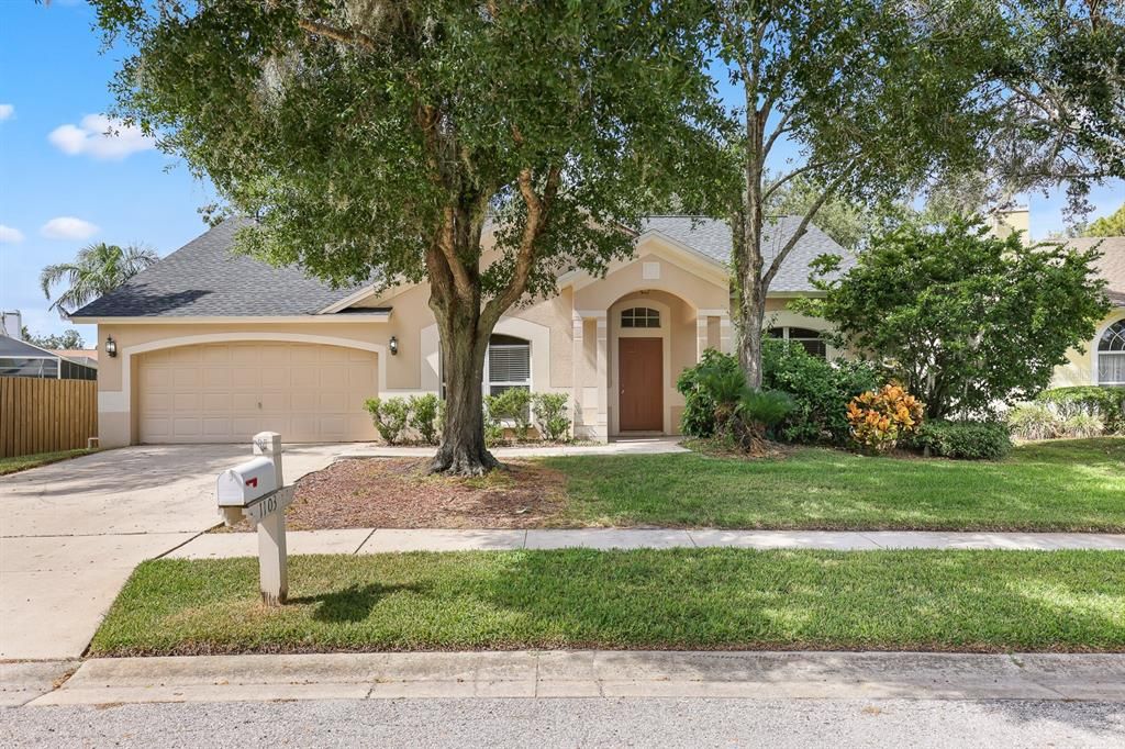 Active With Contract: $395,000 (4 beds, 2 baths, 2042 Square Feet)