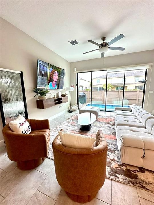 В аренду: $3,100 (4 спален, 3 ванн, 1823 Квадратных фут)