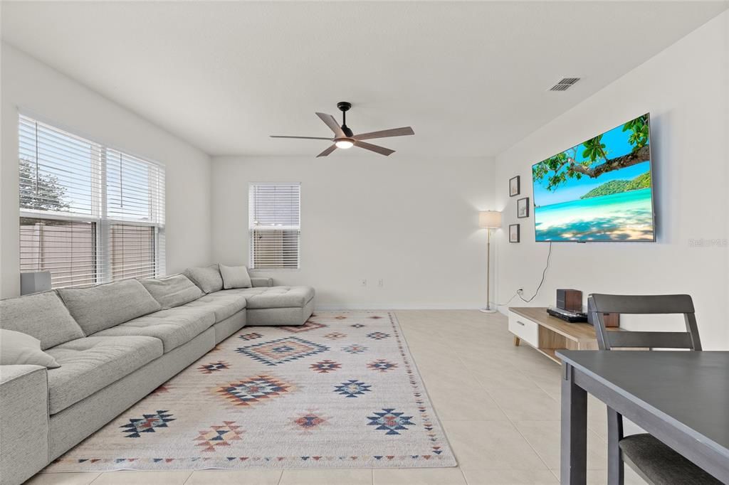 Active With Contract: $450,000 (4 beds, 2 baths, 2404 Square Feet)