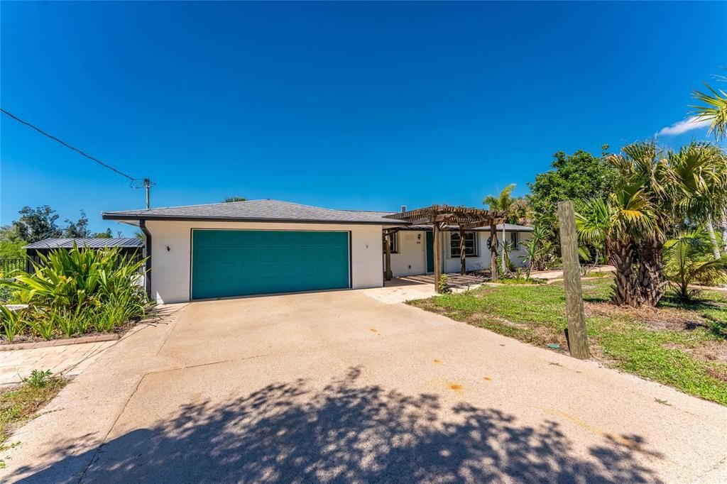 Active With Contract: $519,900 (2 beds, 2 baths, 1620 Square Feet)