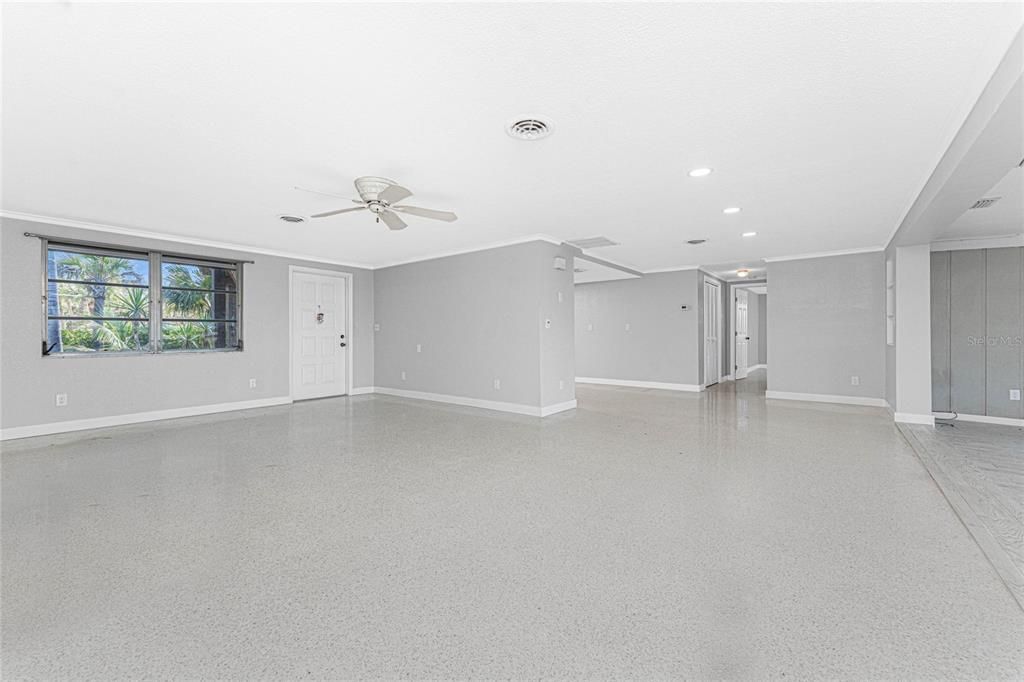 Active With Contract: $519,900 (2 beds, 2 baths, 1620 Square Feet)