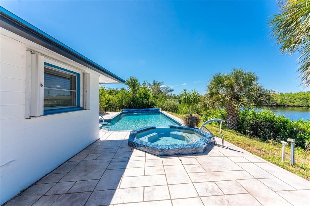 Active With Contract: $519,900 (2 beds, 2 baths, 1620 Square Feet)