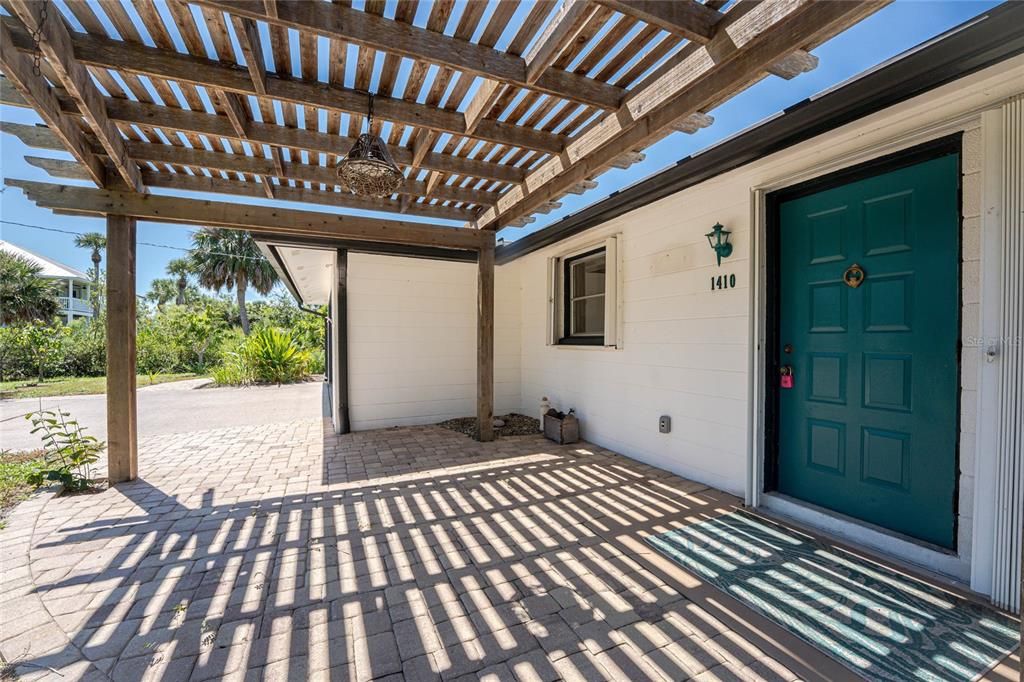 Active With Contract: $519,900 (2 beds, 2 baths, 1620 Square Feet)