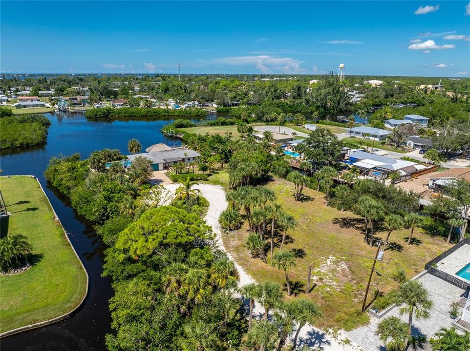 Active With Contract: $519,900 (2 beds, 2 baths, 1620 Square Feet)