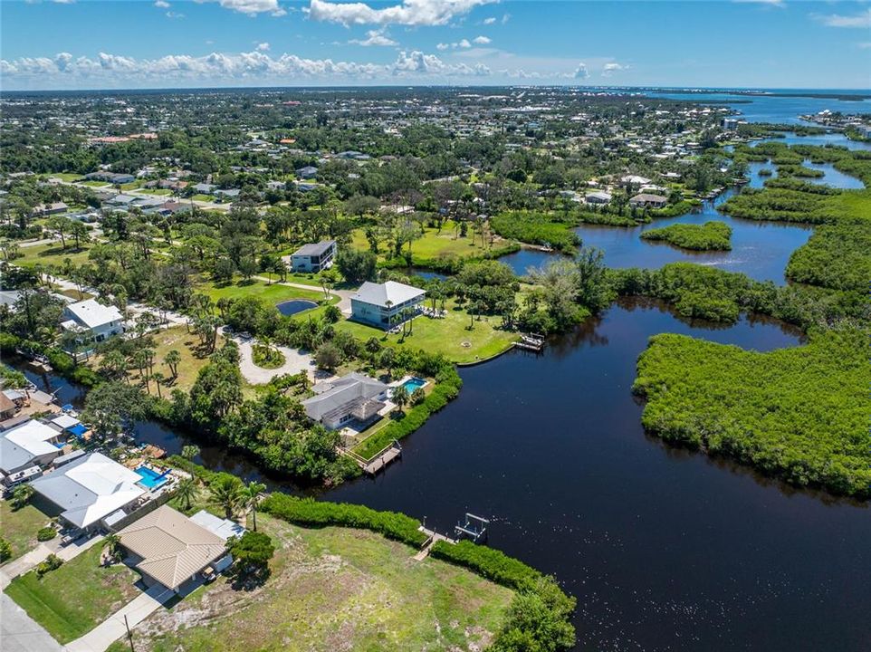 Active With Contract: $519,900 (2 beds, 2 baths, 1620 Square Feet)