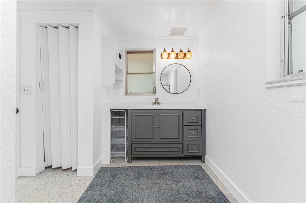 Active With Contract: $519,900 (2 beds, 2 baths, 1620 Square Feet)