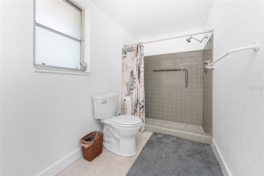 Active With Contract: $519,900 (2 beds, 2 baths, 1620 Square Feet)