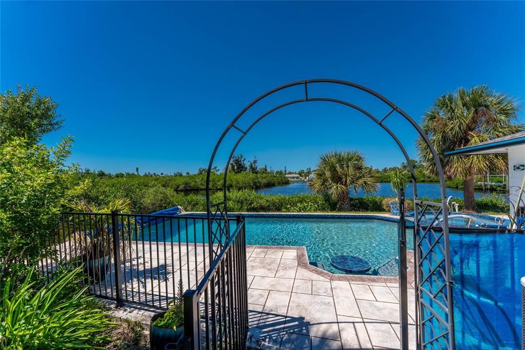 Active With Contract: $519,900 (2 beds, 2 baths, 1620 Square Feet)