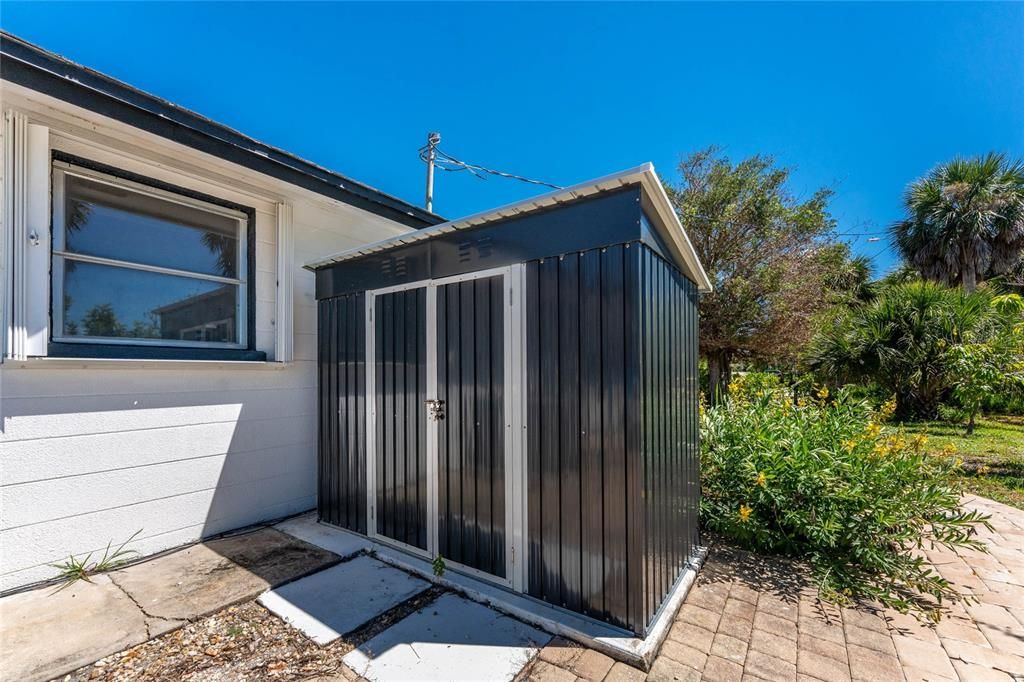 Active With Contract: $519,900 (2 beds, 2 baths, 1620 Square Feet)