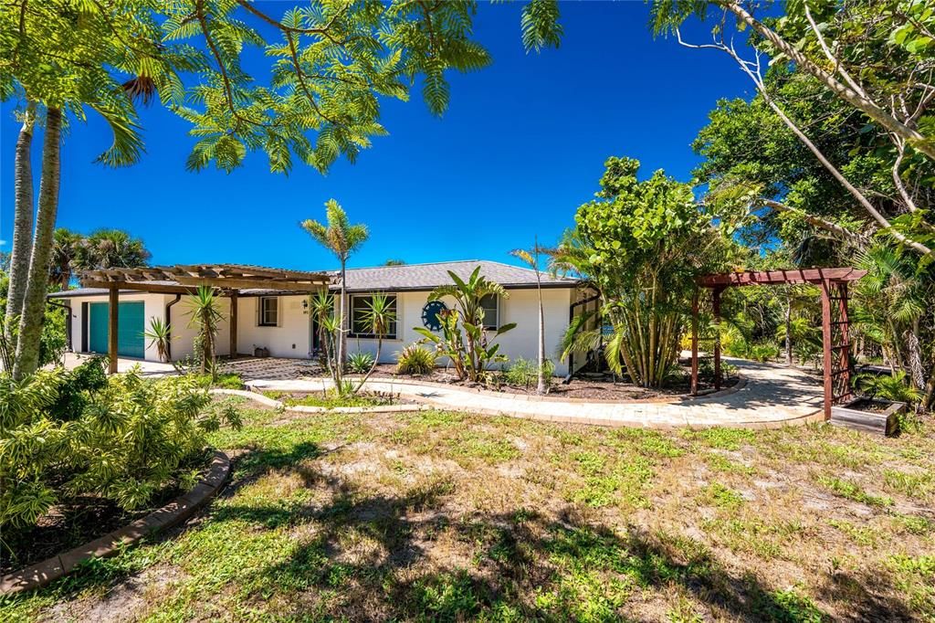 Active With Contract: $519,900 (2 beds, 2 baths, 1620 Square Feet)