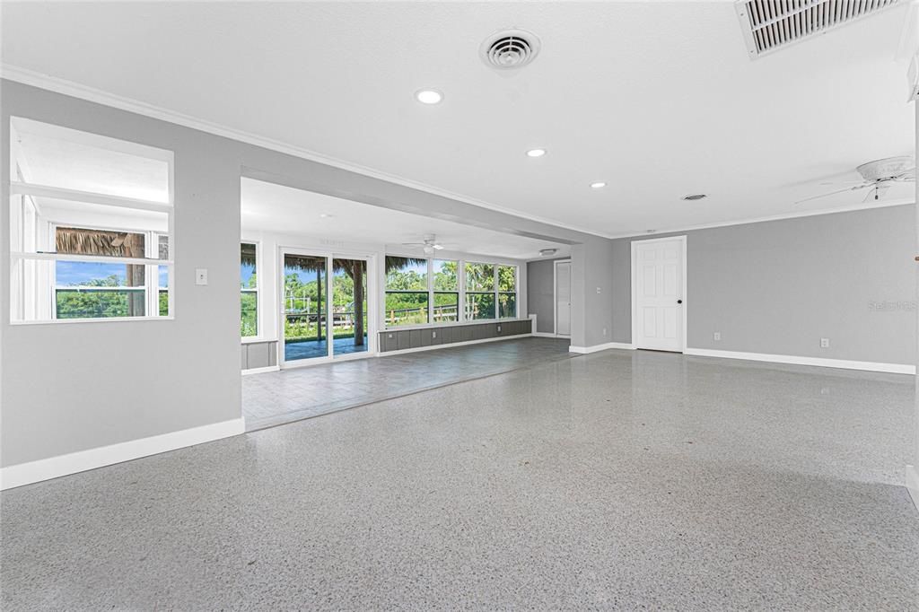 Active With Contract: $519,900 (2 beds, 2 baths, 1620 Square Feet)