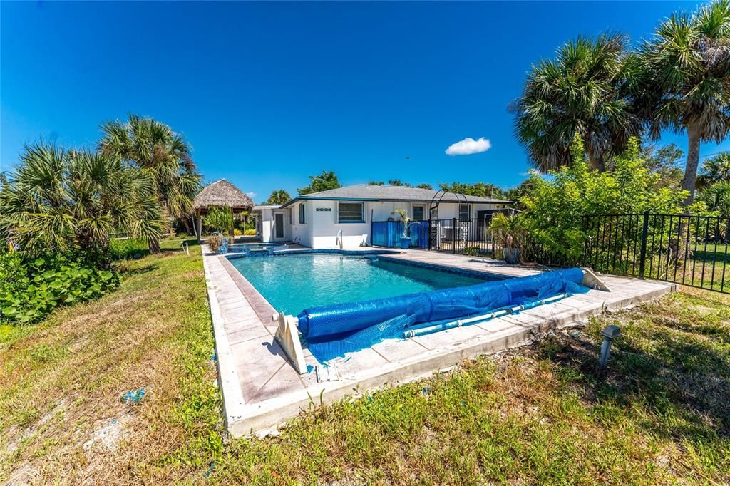 Active With Contract: $519,900 (2 beds, 2 baths, 1620 Square Feet)