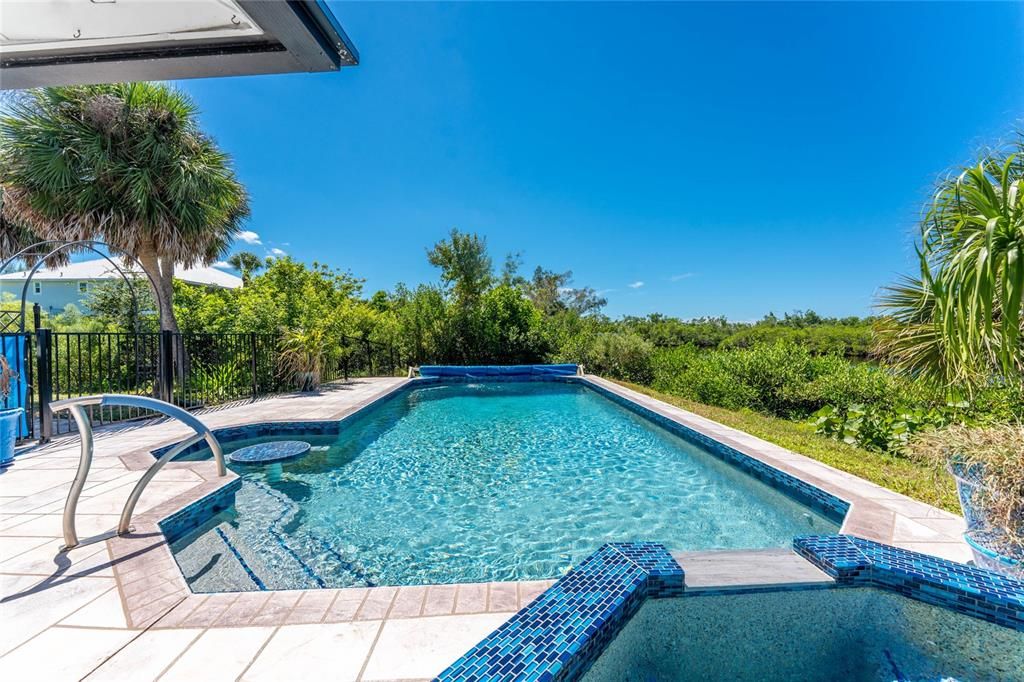 Active With Contract: $519,900 (2 beds, 2 baths, 1620 Square Feet)