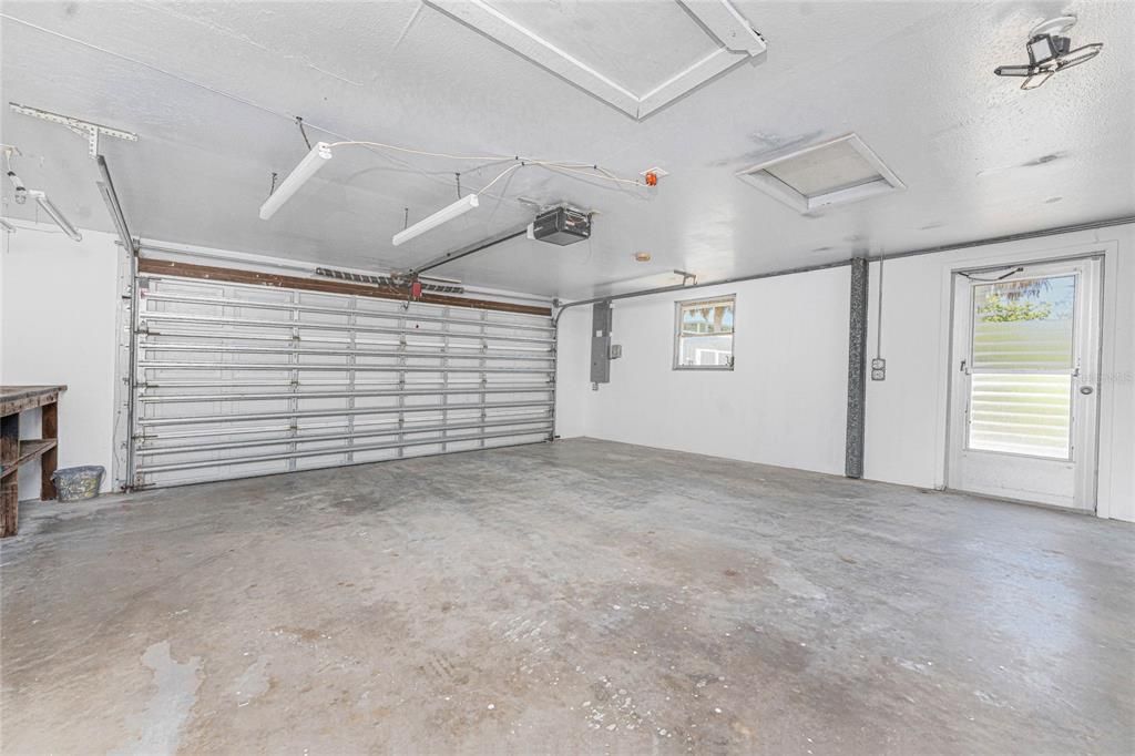 Active With Contract: $519,900 (2 beds, 2 baths, 1620 Square Feet)