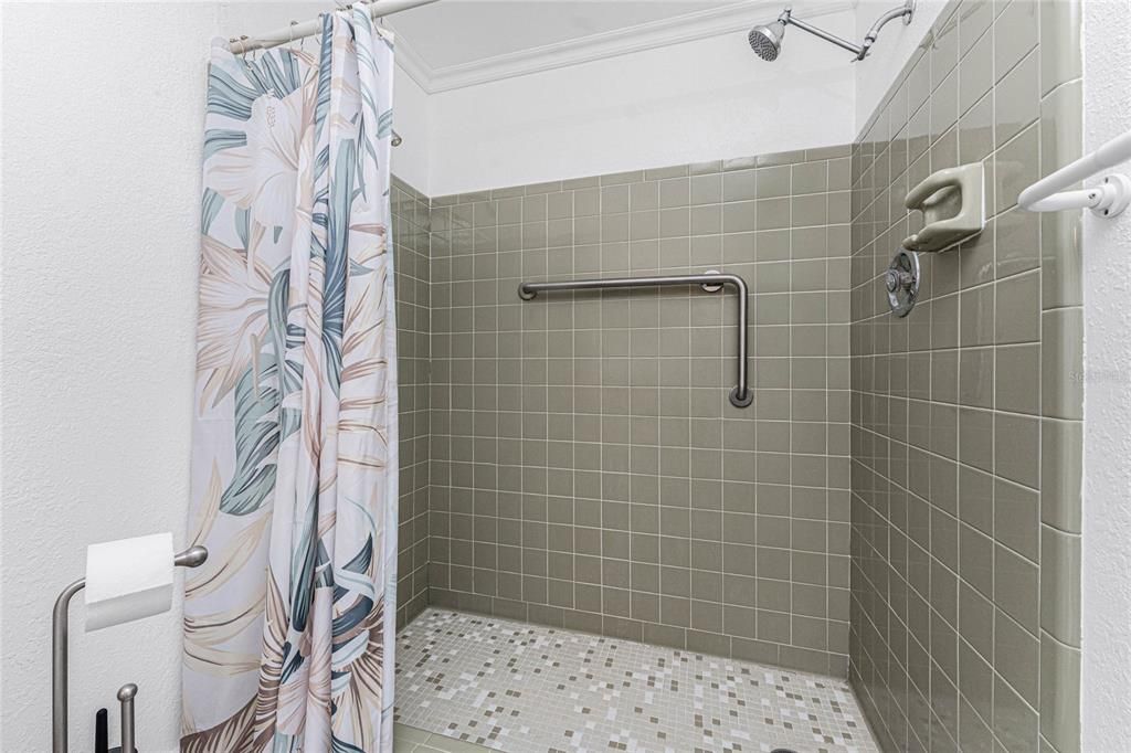 Active With Contract: $519,900 (2 beds, 2 baths, 1620 Square Feet)