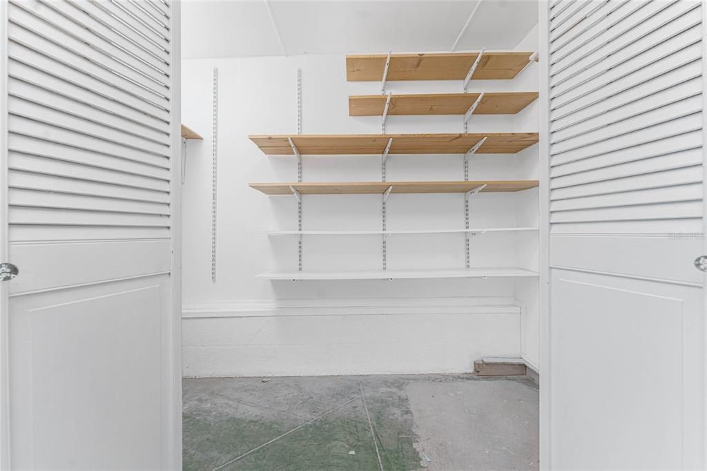 Active With Contract: $519,900 (2 beds, 2 baths, 1620 Square Feet)