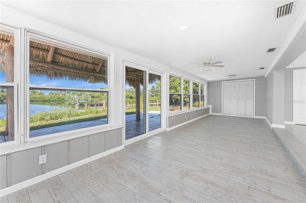 Active With Contract: $519,900 (2 beds, 2 baths, 1620 Square Feet)