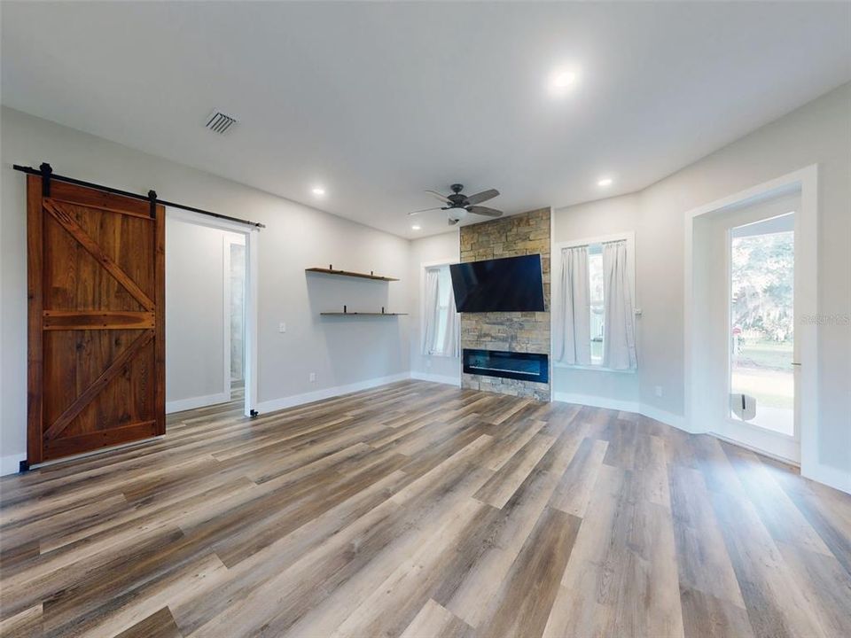 На продажу: $835,000 (3 спален, 2 ванн, 1877 Квадратных фут)