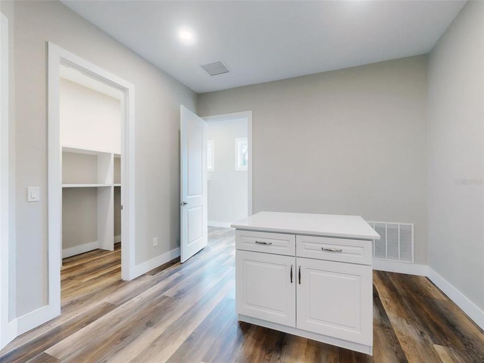 На продажу: $835,000 (3 спален, 2 ванн, 1877 Квадратных фут)