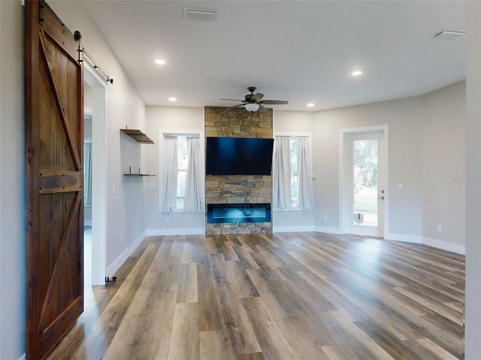 На продажу: $835,000 (3 спален, 2 ванн, 1877 Квадратных фут)