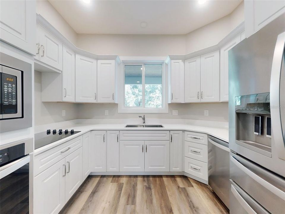 На продажу: $835,000 (3 спален, 2 ванн, 1877 Квадратных фут)