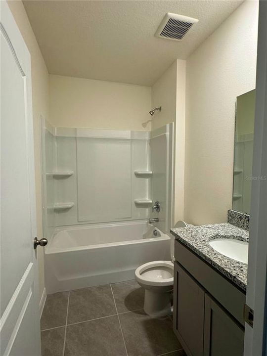 На продажу: $345,000 (4 спален, 2 ванн, 1665 Квадратных фут)