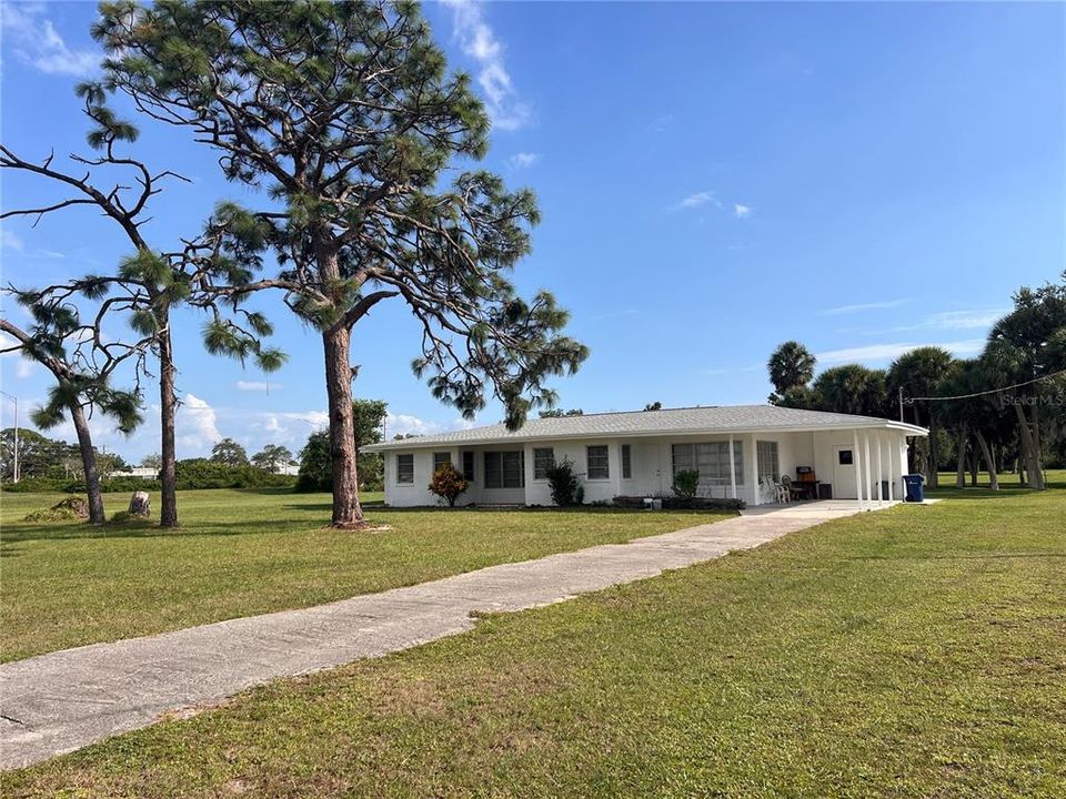 For Rent: $2,100 (3 beds, 3 baths, 1516 Square Feet)