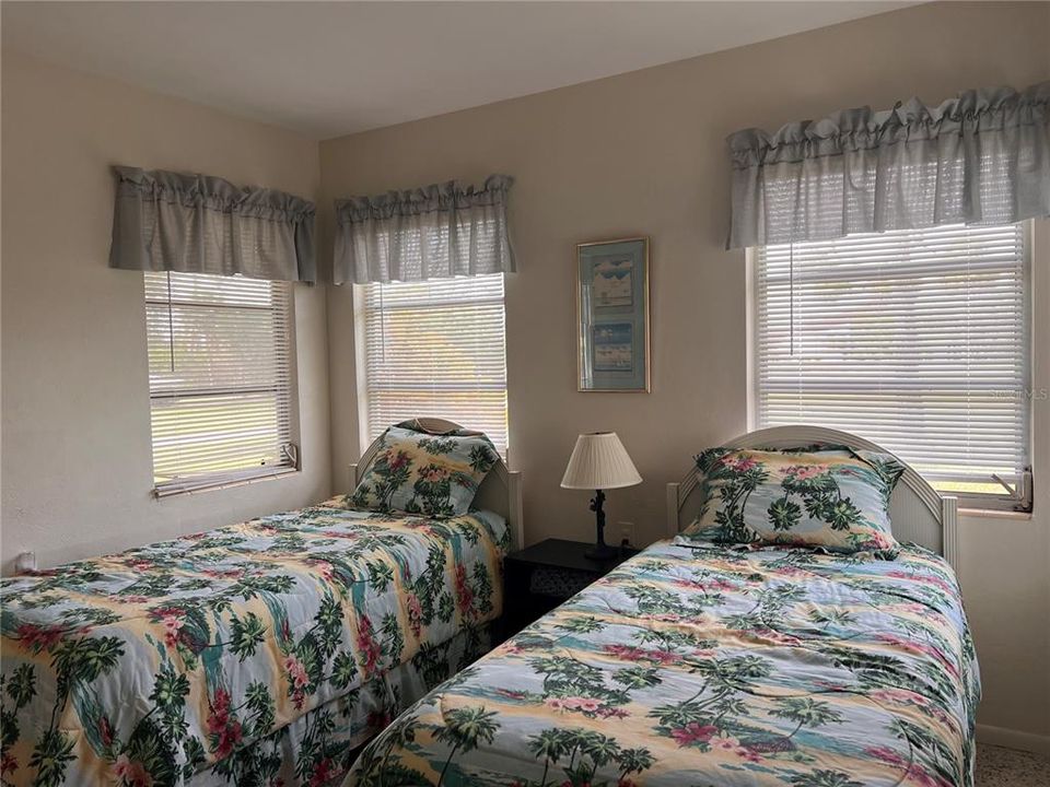 For Rent: $2,100 (3 beds, 3 baths, 1516 Square Feet)