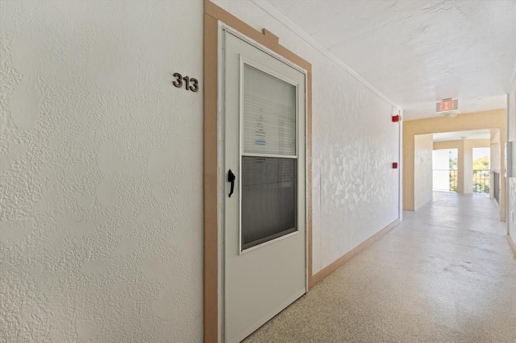 Под контрактом: $147,500 (2 спален, 2 ванн, 940 Квадратных фут)