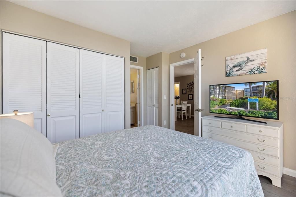 Под контрактом: $147,500 (2 спален, 2 ванн, 940 Квадратных фут)