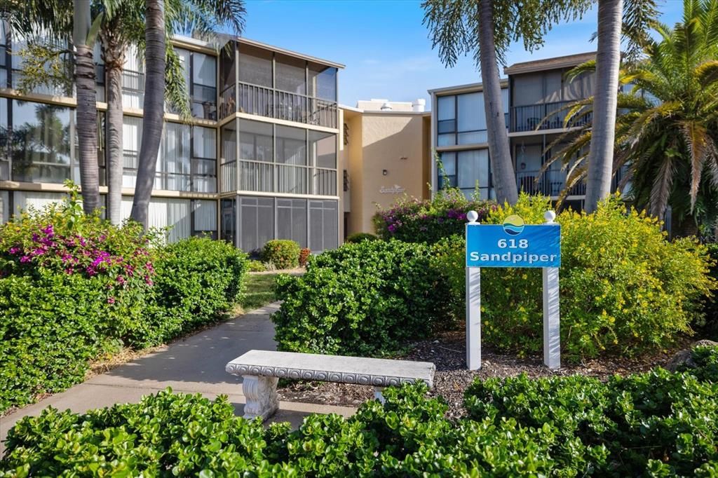 Под контрактом: $147,500 (2 спален, 2 ванн, 940 Квадратных фут)