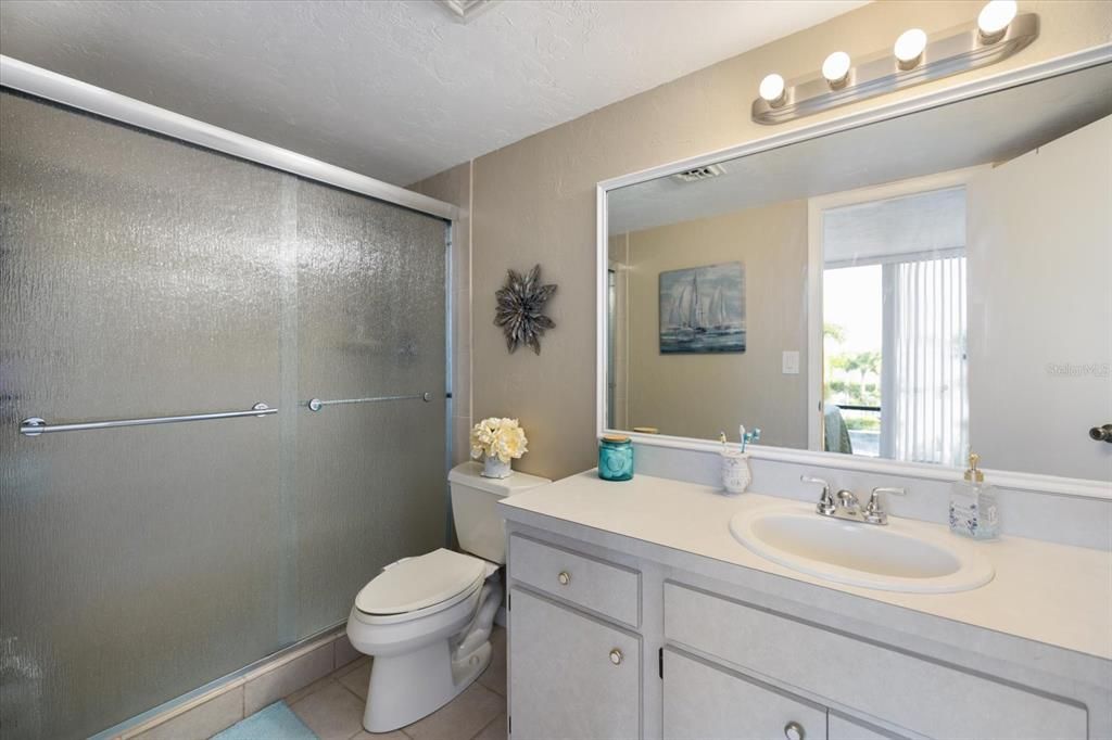 Под контрактом: $147,500 (2 спален, 2 ванн, 940 Квадратных фут)