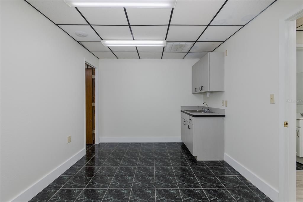 待售: $74,400 (0 贝兹, 0 浴室, 6144 平方英尺)