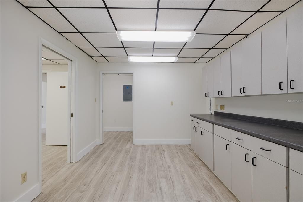 待售: $74,400 (0 贝兹, 0 浴室, 6144 平方英尺)