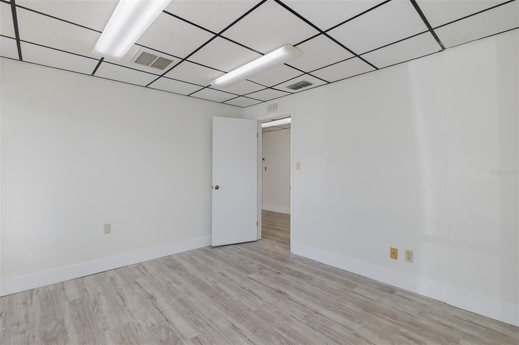 待售: $74,400 (0 贝兹, 0 浴室, 6144 平方英尺)